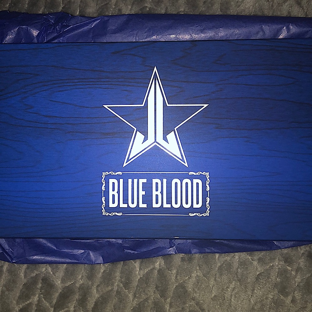 Jeffree Star “Blue Blood” palette